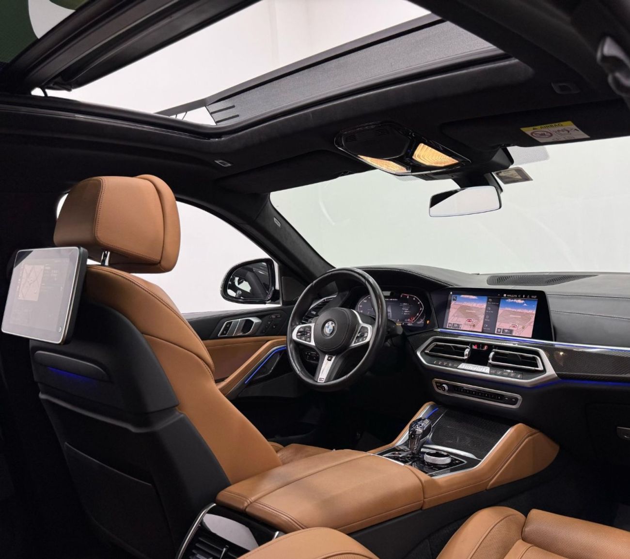 بي أم دبليو X6 M60i 4.4L  2022 BMW X6 M60i M-Sport, 2025 BMW Warranty + Service Pack, Full Options, Very Low Kms, G