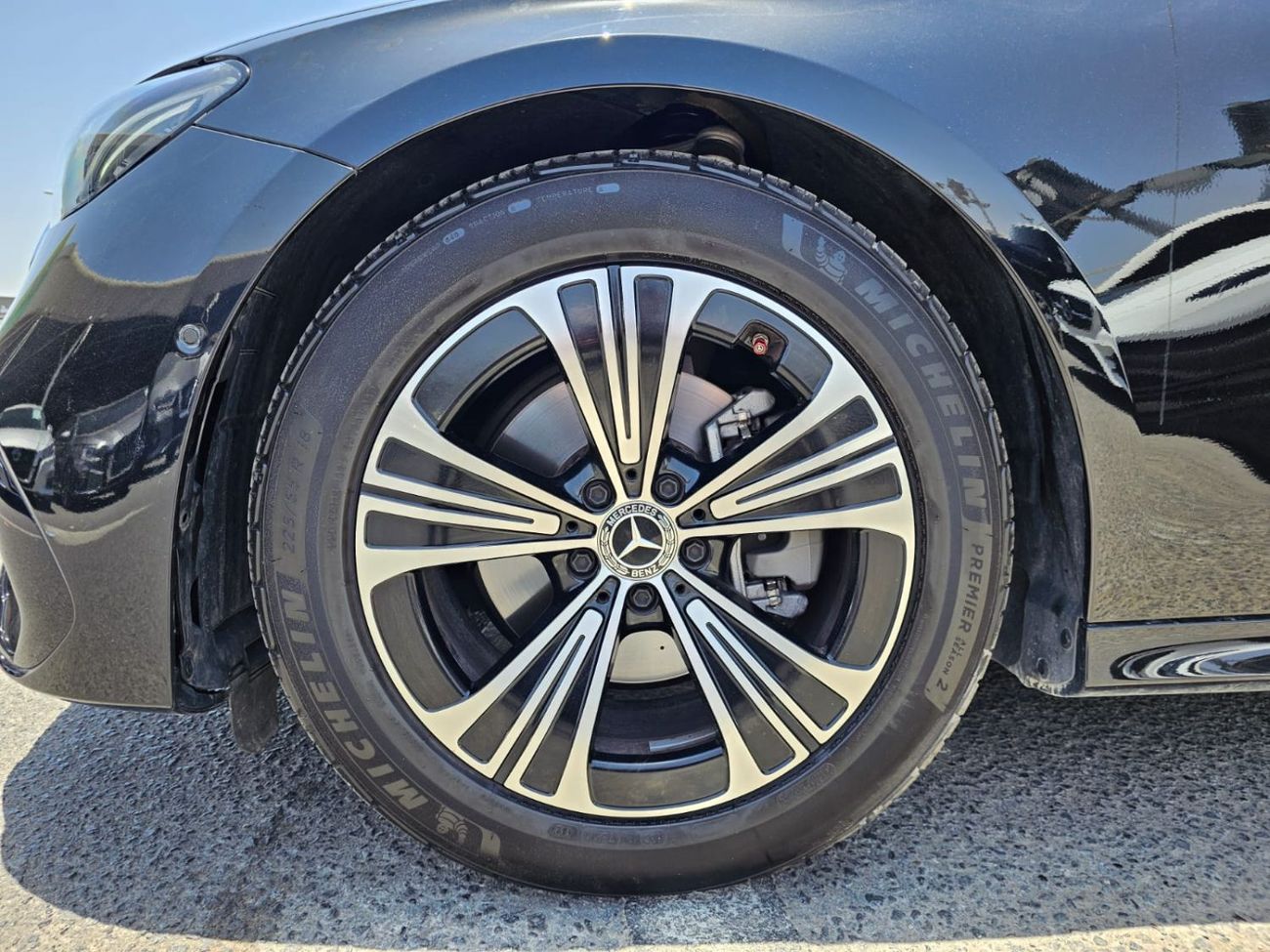 مرسيدس بنز E200 2.0L