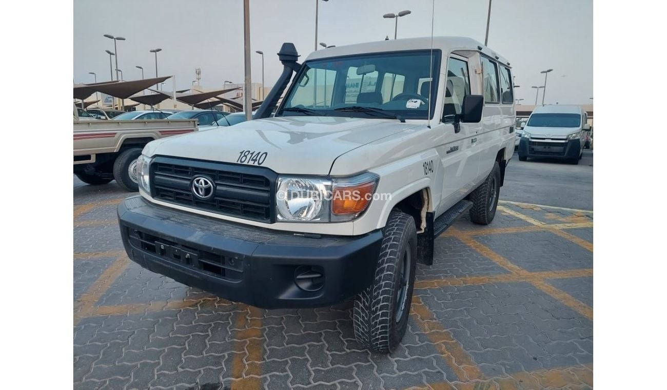 Toyota Land Cruiser 70 78 4.2L DIESEL 9 SEATER MANUAL TRANSMISSION
