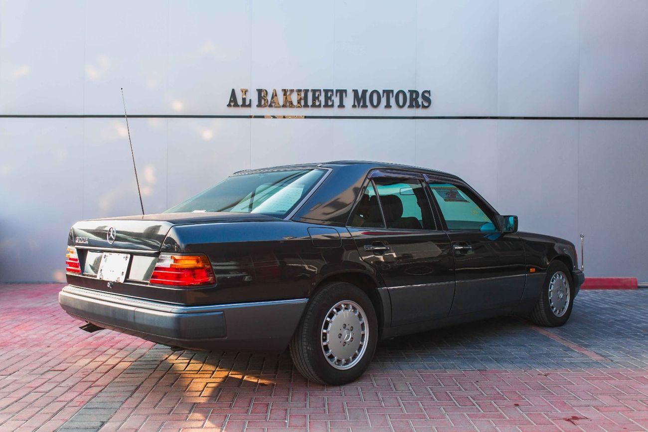 Mercedes-Benz E300 Mercedes-Benz E300