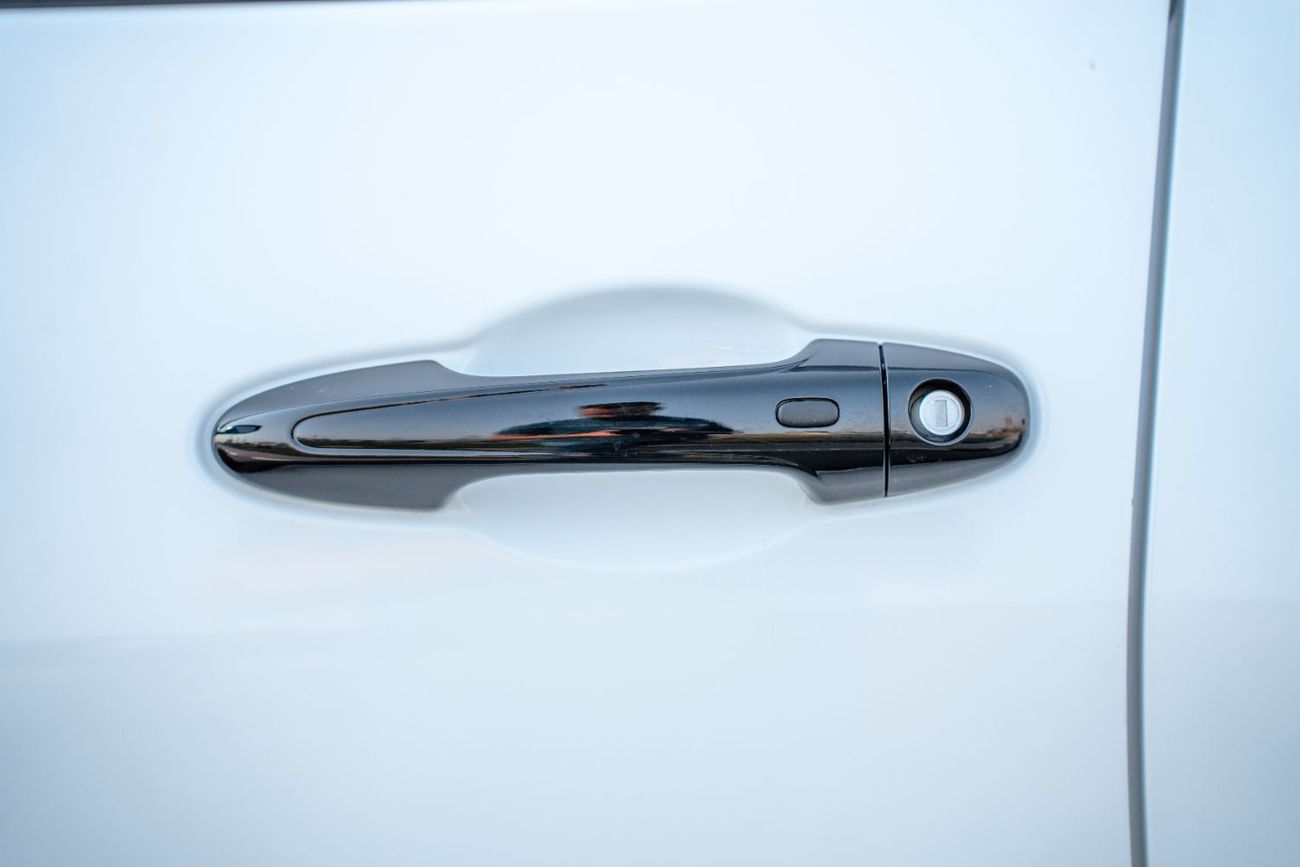 تويوتا هيلوكس GR Sport 2.8L