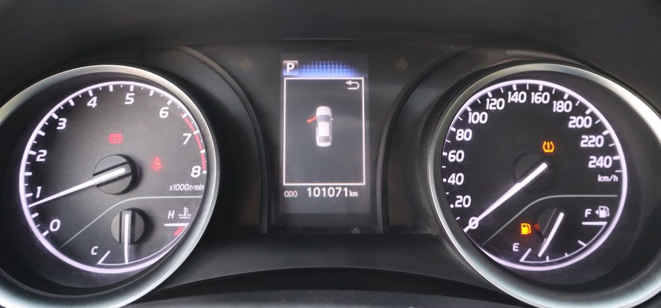 تويوتا كامري SE 2.5L (181 HP)