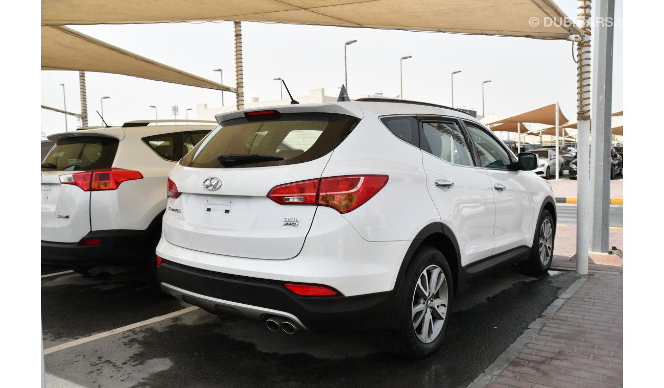 Hyundai Santa Fe AWD 2014 GCC  No Accident No Paint A perfect Condition