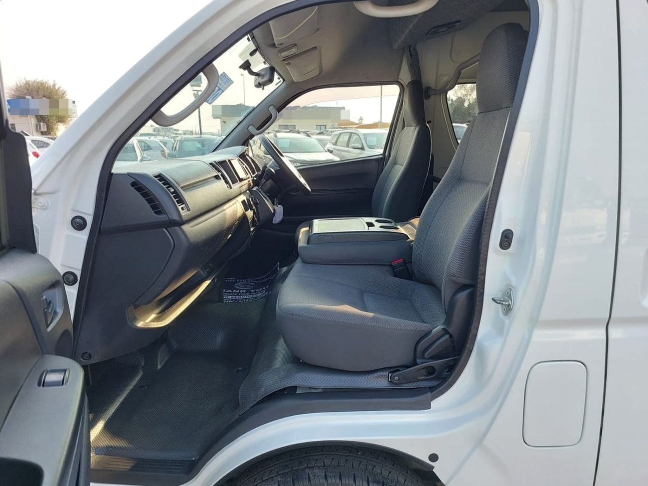 Toyota Hiace TOYOTA HIACE COMMUTER VAN RHD 2015 MODEL 2.7 L PETROL AUTOMATIC(PM54137)