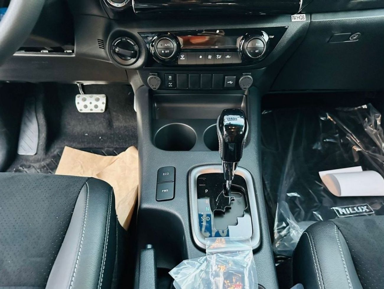 Toyota Hilux GR 4.0, KEYLESS ENTRY, PUSH START, MONITOR, 360 CAMERA, ALLOY WHEELS, MODEL 2025 FOR EXPORT