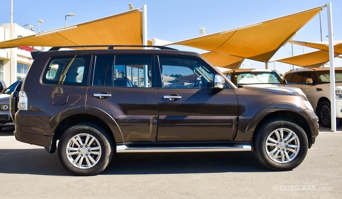 Mitsubishi Pajero VXR