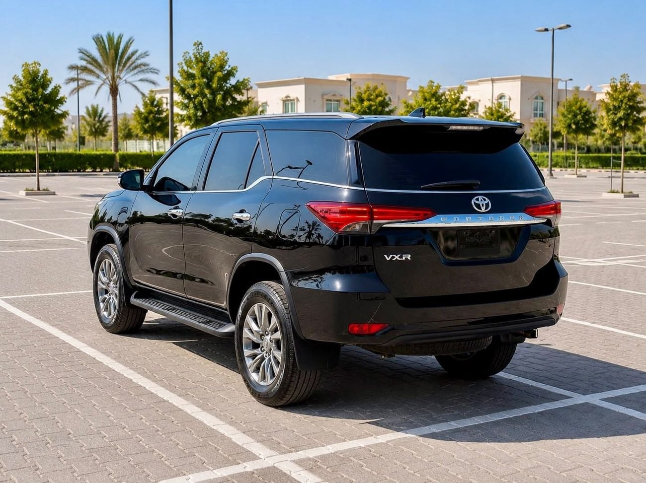 Toyota Fortuner 2.8L . 4 Cylinders . Diesel. SUV/ Crossover. 7 Seats. 5 Doors