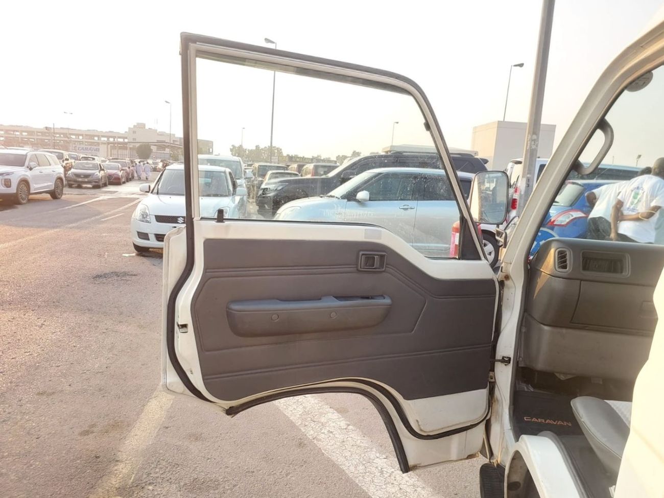 Nissan Caravan NISSAN CARAVAN VAN RHD 1997 MODEL 3.1 L DIESEL MANUAL(PM00945)