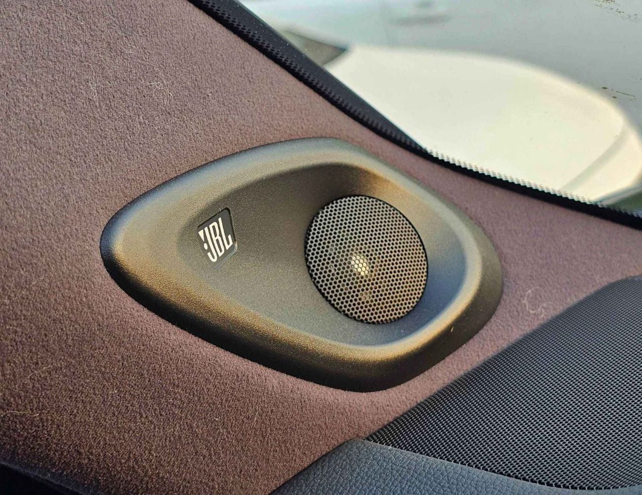 تويوتا لاند كروزر VX LC300/4.0L PETROL/RADAR/MEMORY SEATS/BIG DVD/JBL SPEAKERS/SUNROOF/FULL OPTION (CODE#LC4VXH)