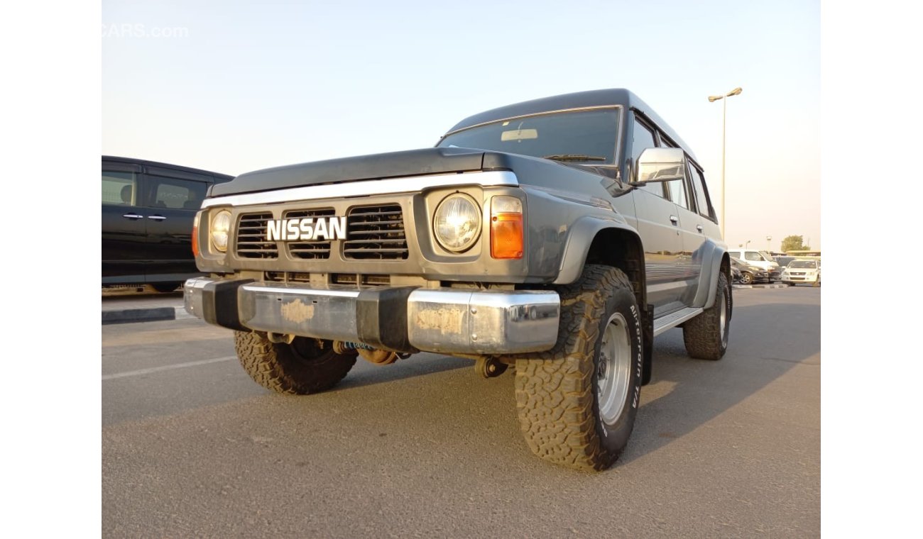نيسان باترول NISSAN PATROL RIGHT HAND DRIVE (PM1051)