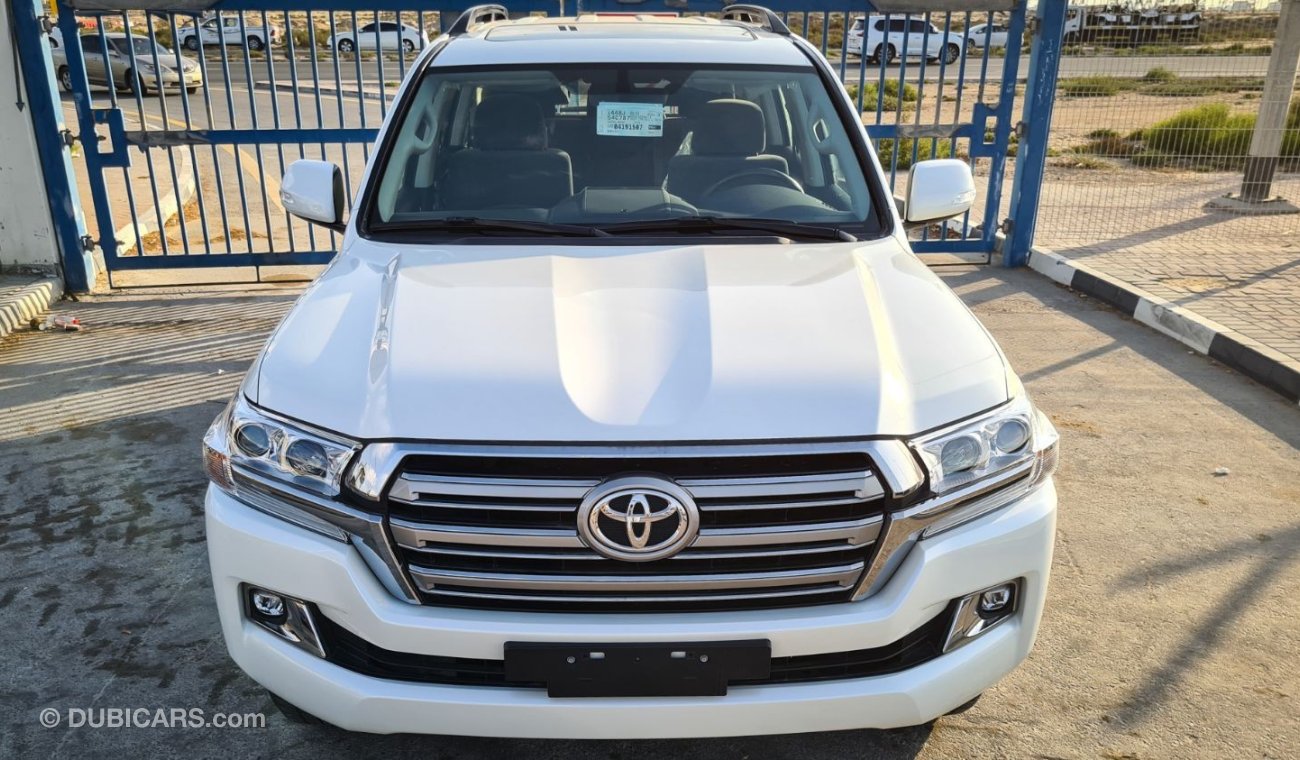 Toyota Land Cruiser GXR 4.0L MY 2020 ZERO K/M Brand New, Export AED 185,000 Local AED 205,000