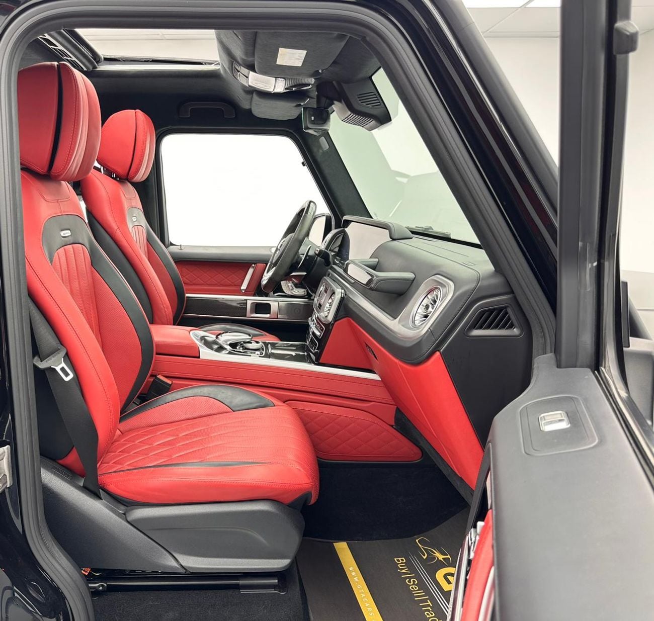 Mercedes Benz G63 AMG 2022 Mercedes-Benz G63 AMG, June 2027 Mercedes EMC Warranty + Service Contract, FSH, GCC
