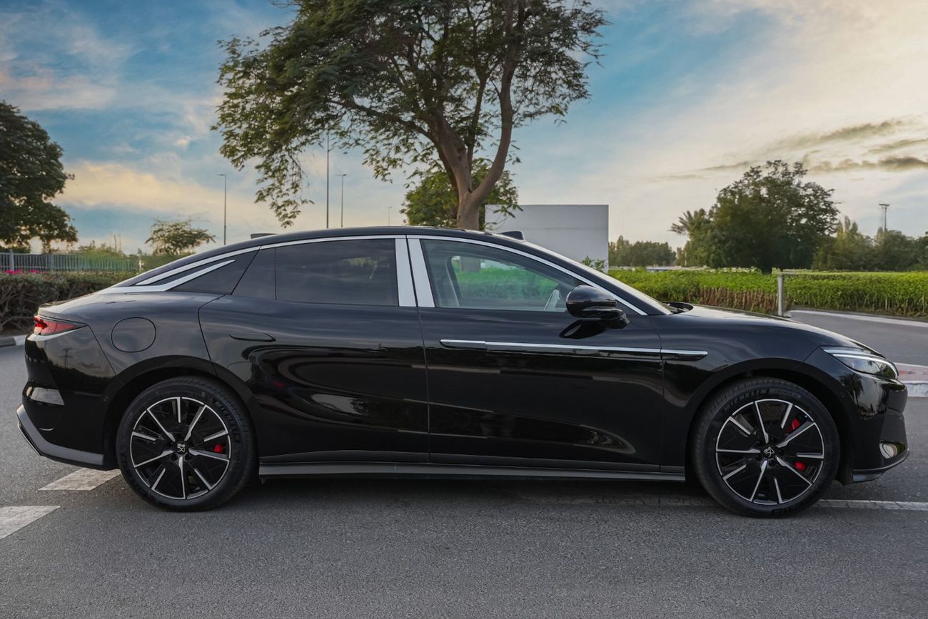 BYD HAN 2025 BYD Han L EV 701Km Honor Edition with LiDar Black in Tan 0Km