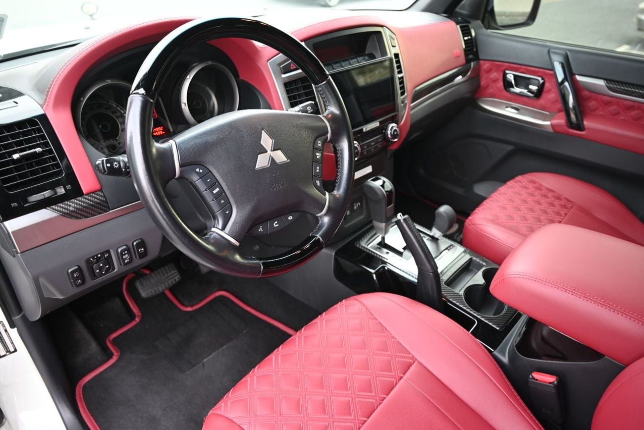 Mitsubishi Pajero GLS Mid 3.8L (236 HP) - 0% DP - AGENCY MAINTAINED - SIGNATURE EDITION - MITSUBISHI PAJERO 2020