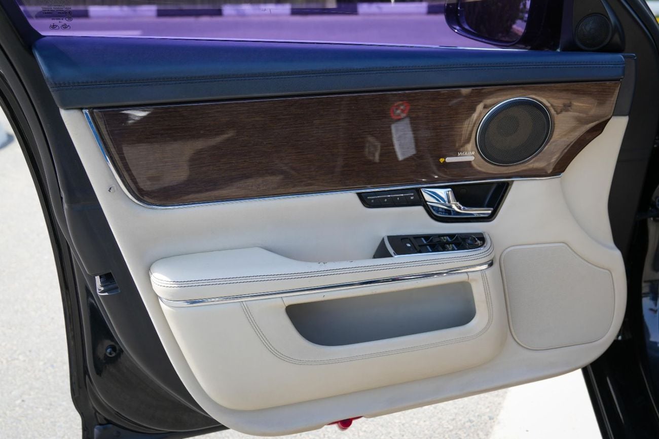جاكوار XJ L 2011 PORTFOLIO!! 5.0 V8 HSE!! KOREAN SPECS