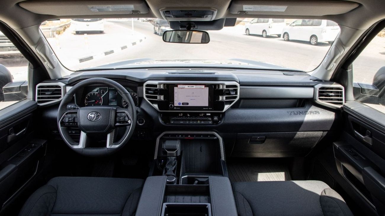 Toyota Tundra SR5 4WD/2024. Local Registration +10%