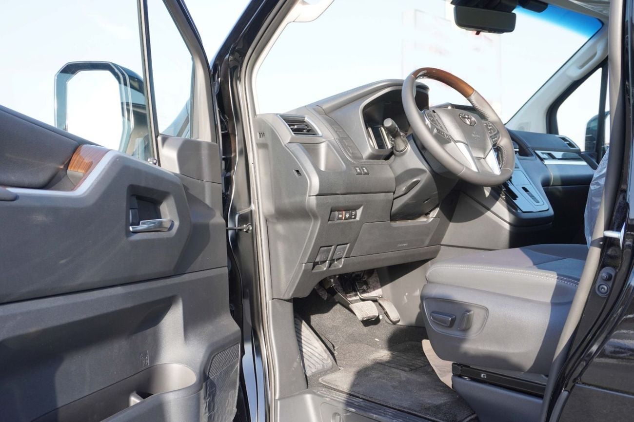 تويوتا جرافينا PREMIUM , RWD, PETROL - 2026