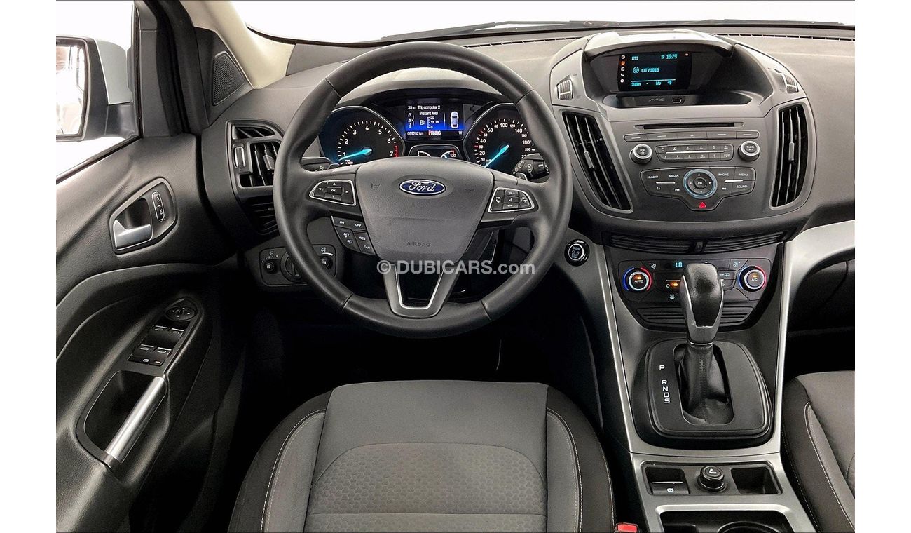 Used Ford Escape S 2017 for sale in Dubai - 645784