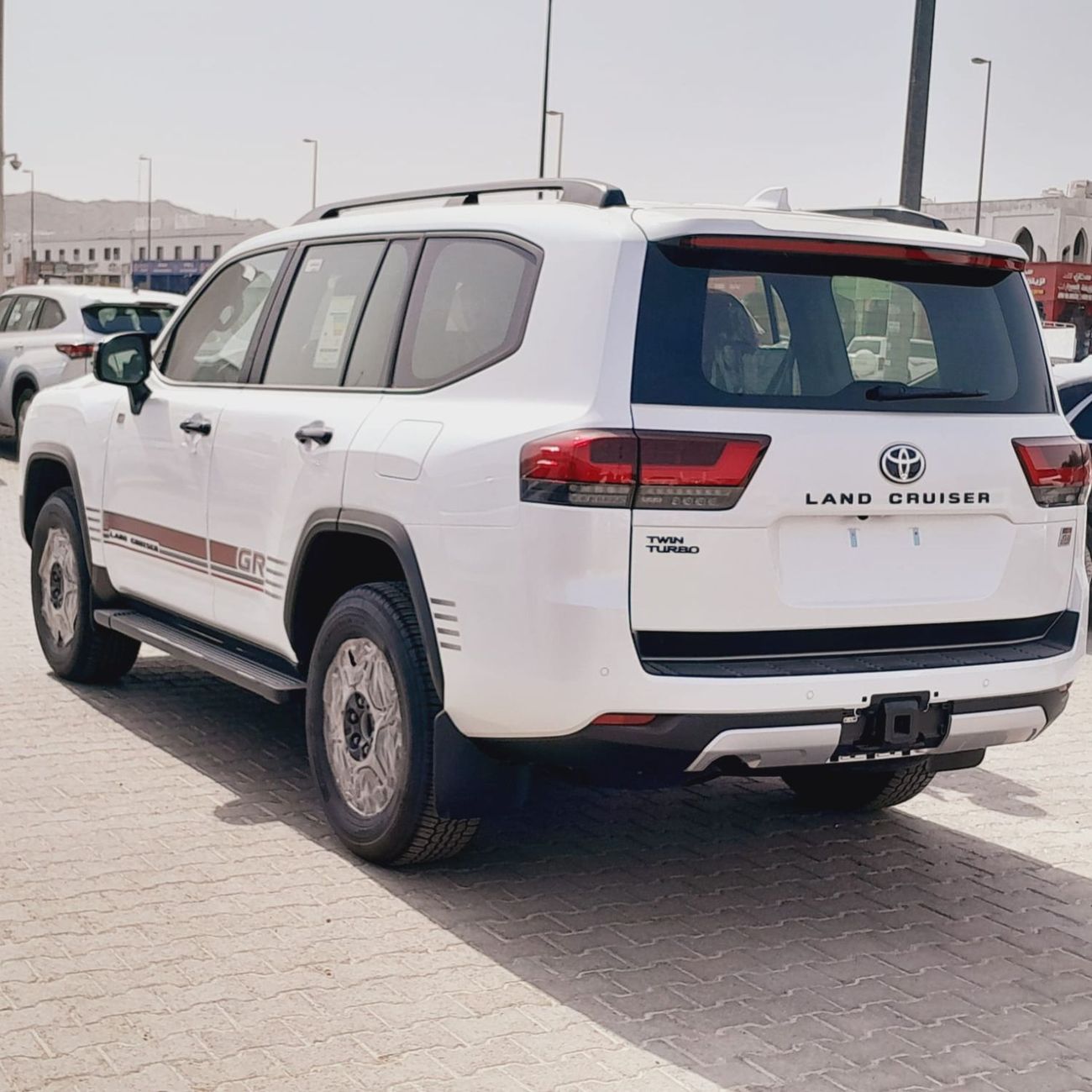 Toyota Land Cruiser Toyota LC300 GR-Sport 3.5TT, Four Wheel Drive, 7-seater 2025MY