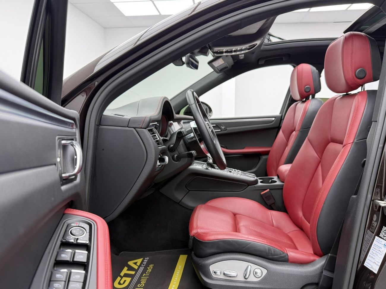 بورش ماكان Std 2.0L (252 HP) 2020 Porsche Macan, Warranty, Full Service History, Excellent Condition, GCC