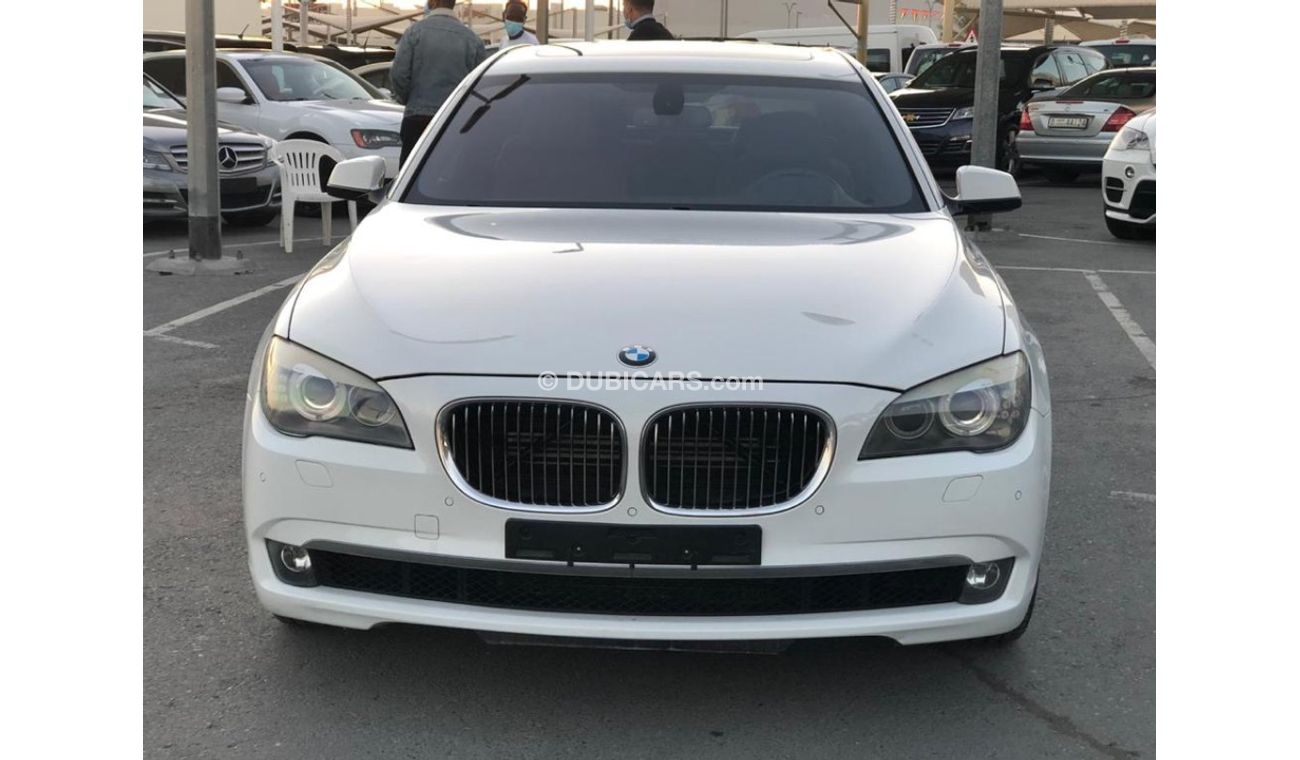 BMW 750Li BMW 750 model 2010 GCC car prefect condition full option low mileage sun roof leather seats back cam