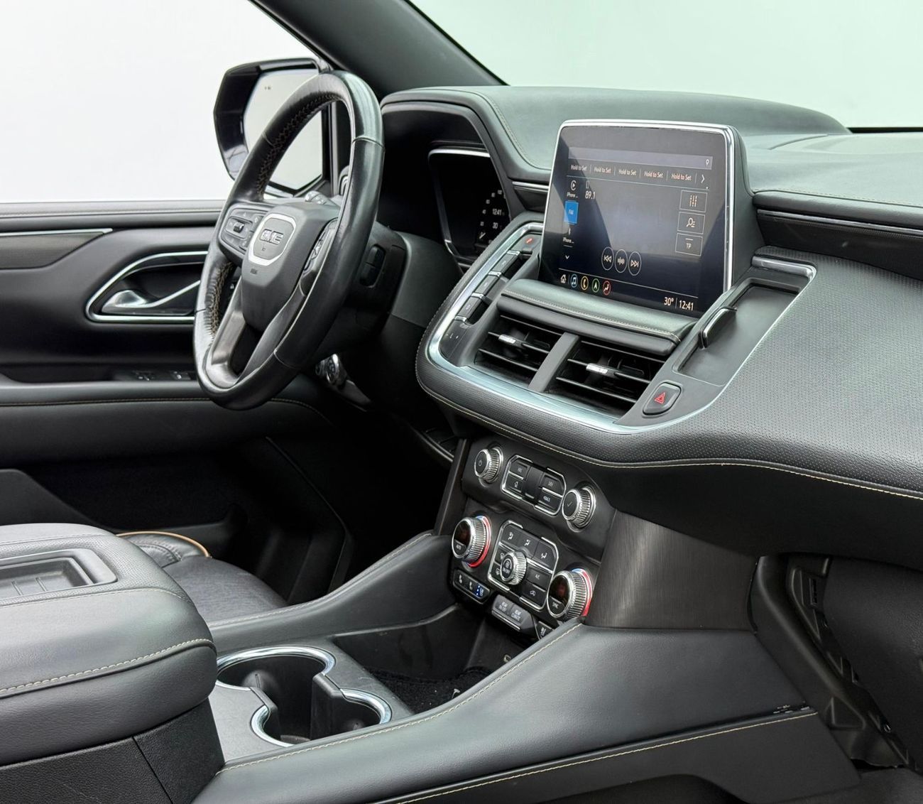 GMC Yukon AT4 5.3L 2022 GMC Yukon AT4, Warranty, Full Service History, Fully Loaded, Excellent Condition, GCC