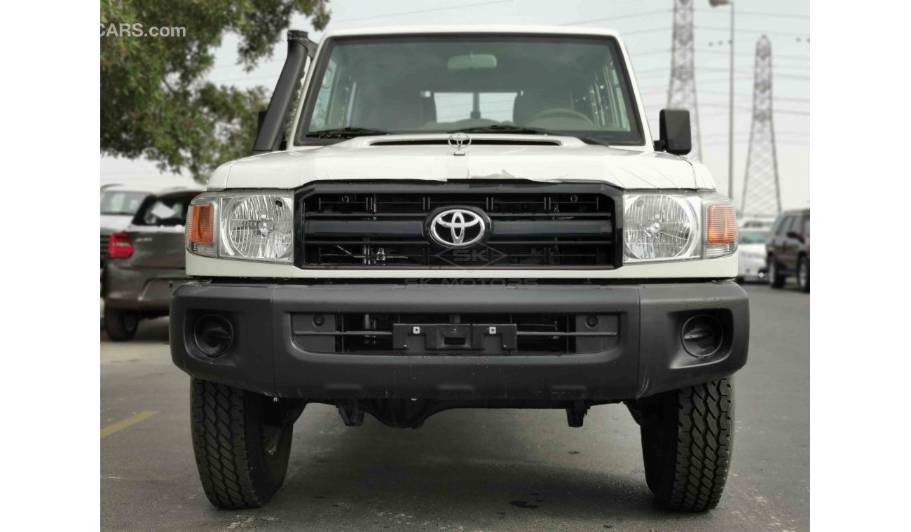 Toyota Land Cruiser Pick Up 4.5L V8 Diesel, 16" Tyre, Front Window Defrost Control, Dual Airbags, Fabric Seats (CODE # LCDC03)