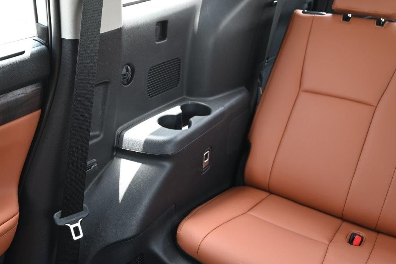 Toyota Highlander Limited Hybrid 2.5L E-AWD 7-Seater Automatic