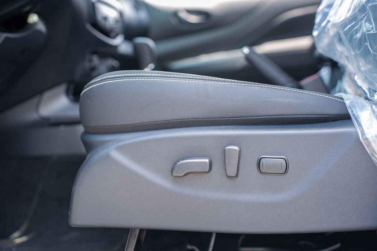 Nissan Navara PRO-4X Off-Road | 2.5L Diesel 4WD A/T (Only For Export)