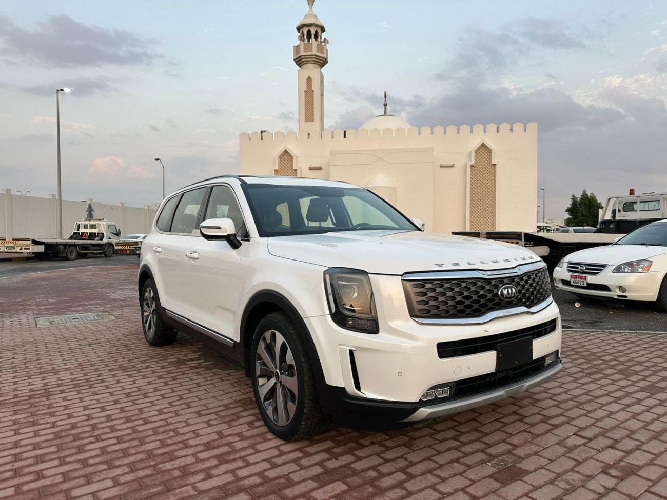كيا تيلورايد LX 3.8L (295 HP)