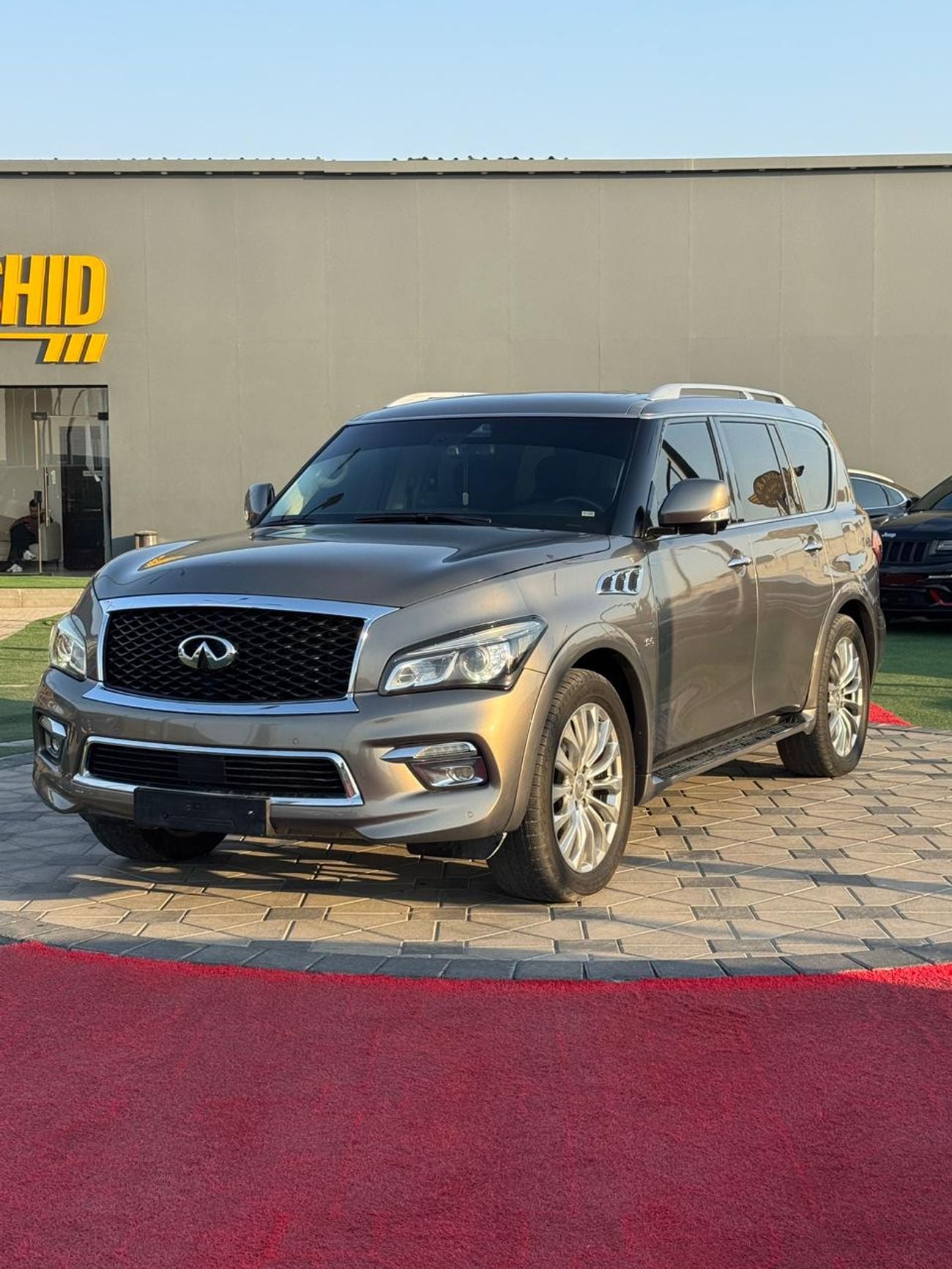 Infiniti QX80