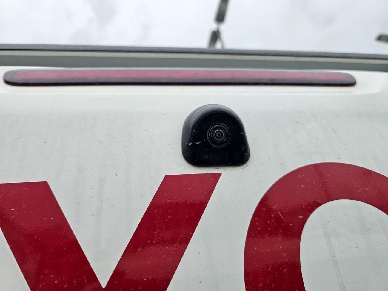 Toyota Hilux S GLX LHD 2.4L V4 DIESEL ENGINE Push Start Automatic Gear 4WD Original Power Window 5 Seats 4 Doors