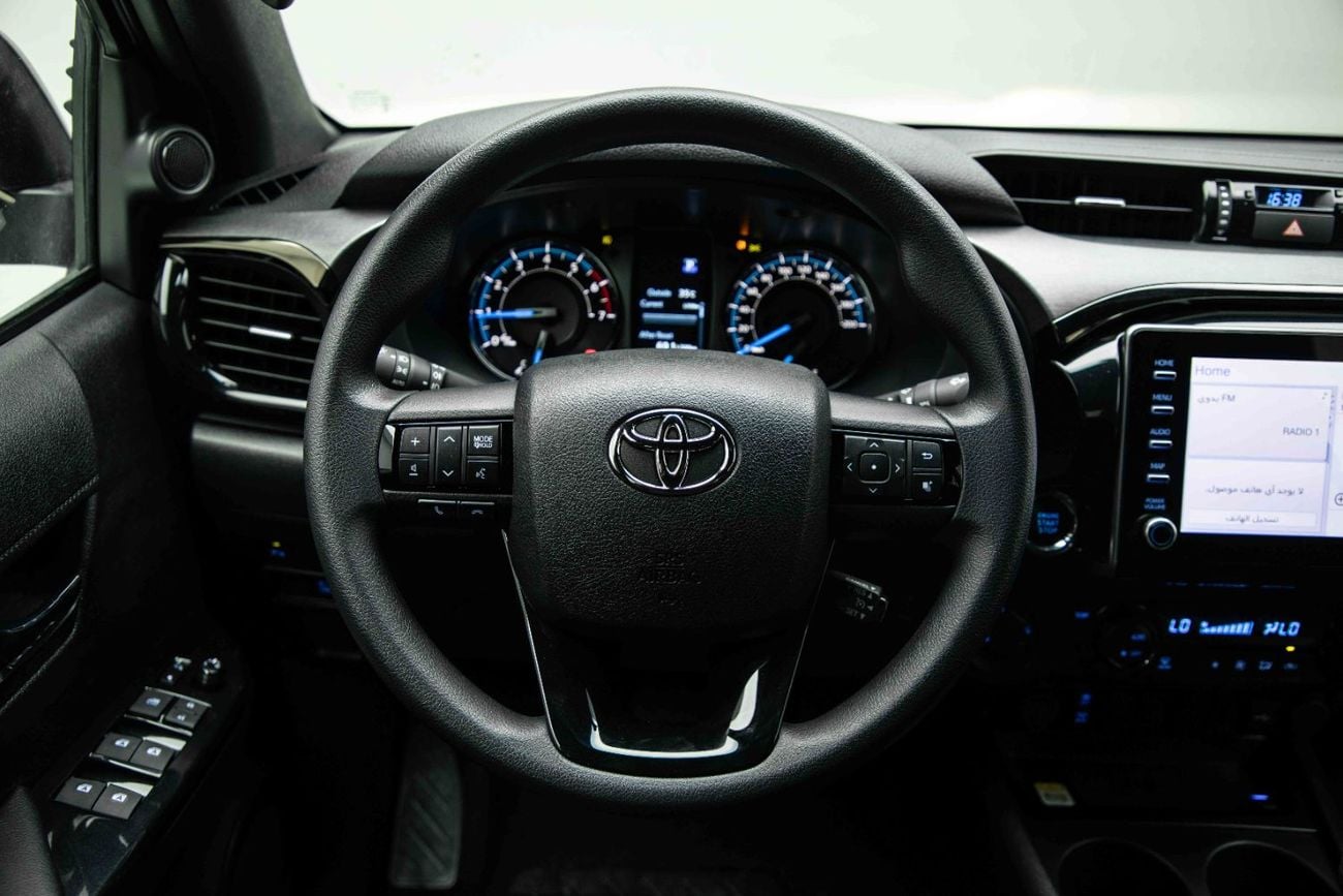 Toyota Hilux Adventure 4.0 - Silver Metallic Inside MLM Black | Export Only