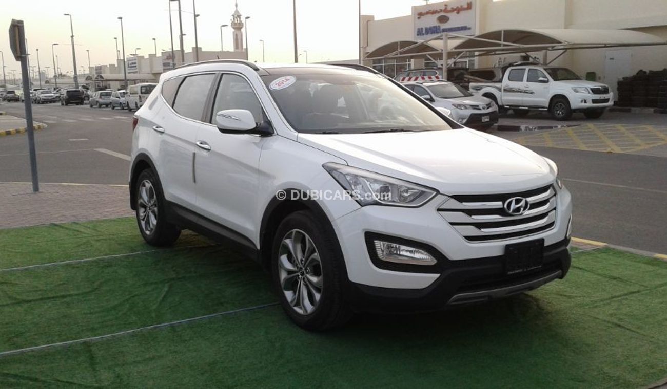 Hyundai Santa Fe HYNDI SANTAFE 2014 WHITE NO PIANT NO ACCIDENT KHALIGE Full option