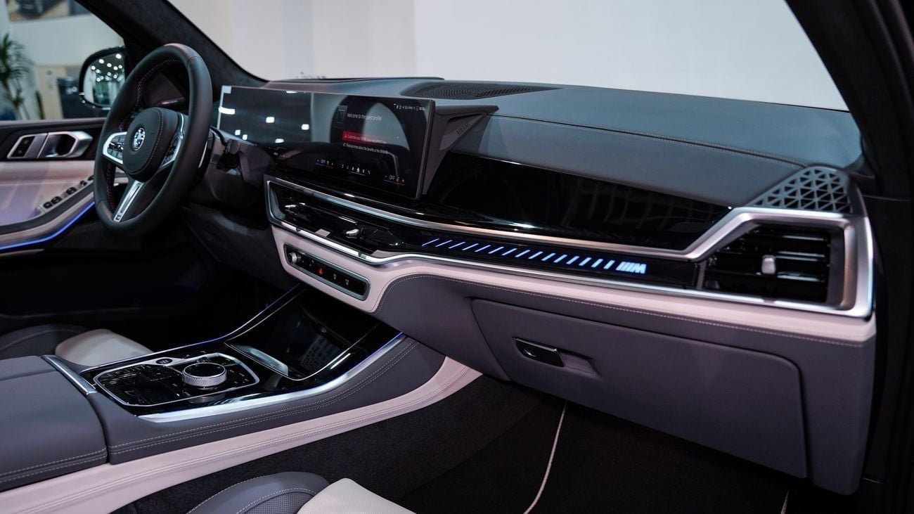 بي أم دبليو X5 M60i LUXURY