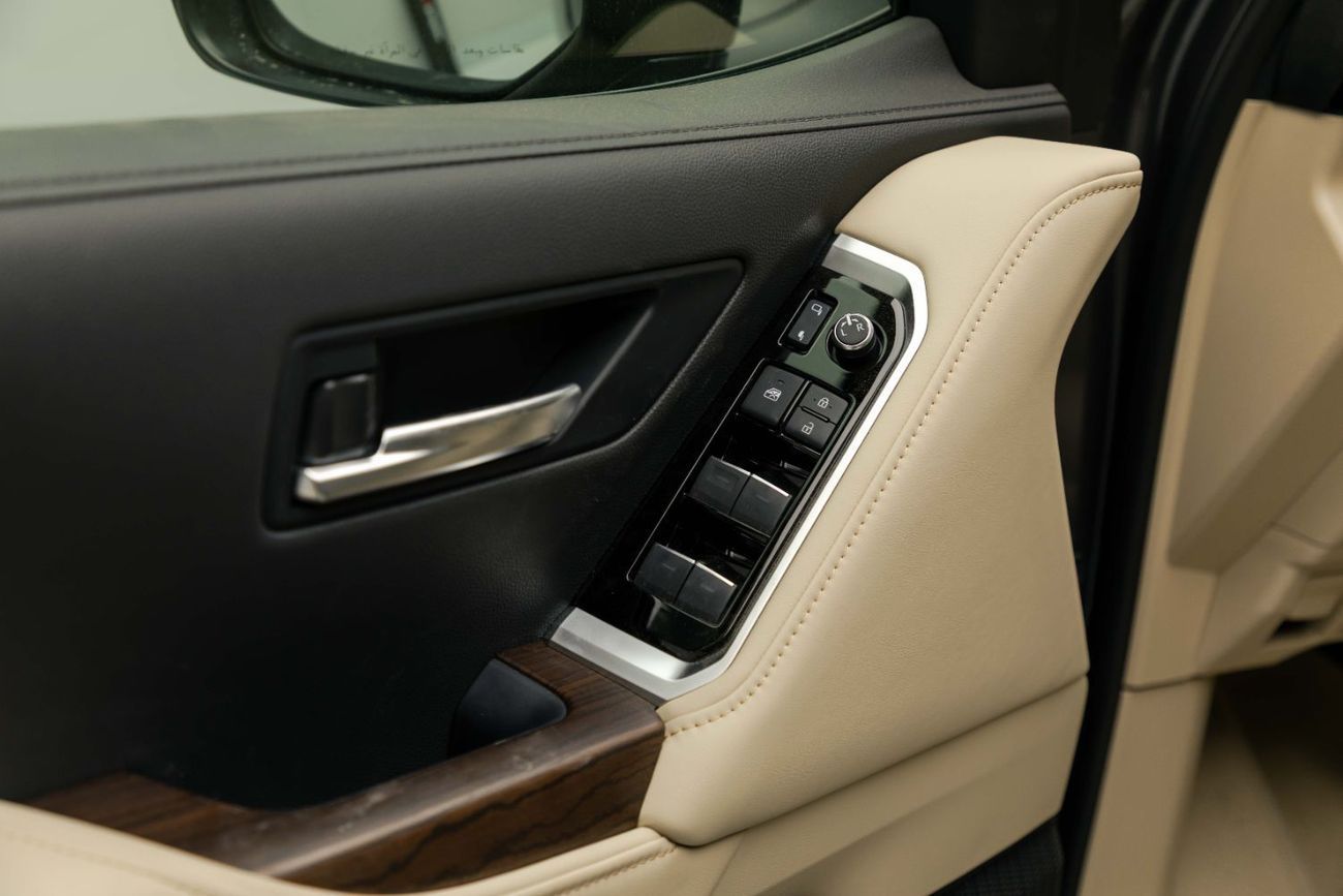 تويوتا لاند كروزر GXR S 4.0L - Grey Mettalic Inside Beige | Export Only