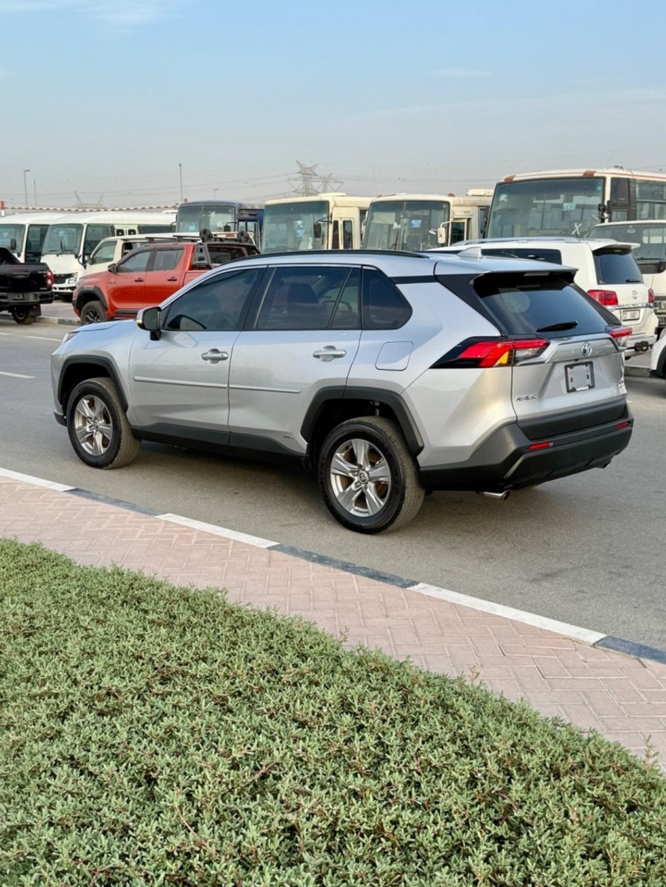 تويوتا راف ٤ XLE 2.5L