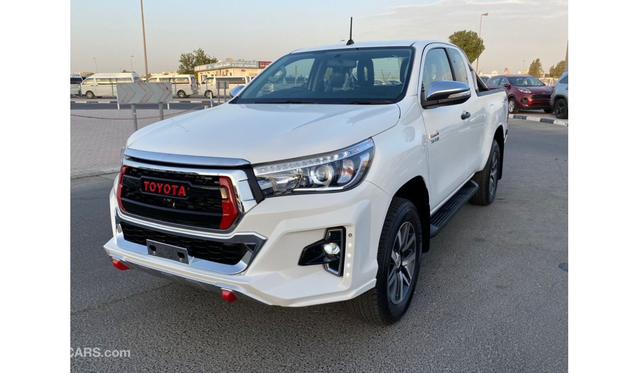 Toyota Hilux diesel smart cabin automatic 2.8L year 2018 white color