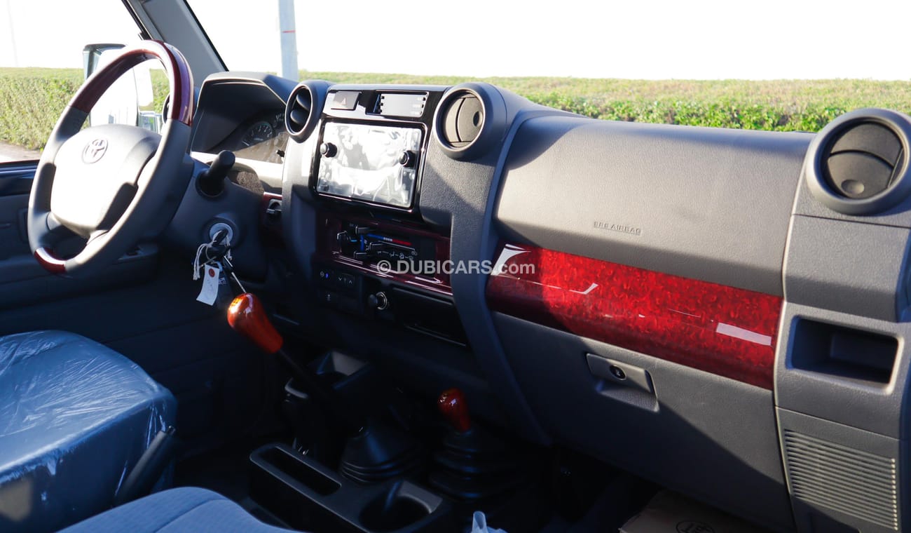 Toyota Land Cruiser Pick Up LX V6