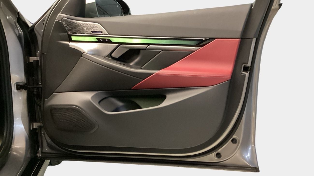 بي أم دبليو 520i M Sport Pro | شامل الضمان | 0 ﺪﻔﻋﺓ ﺃﻮﻟﻯ