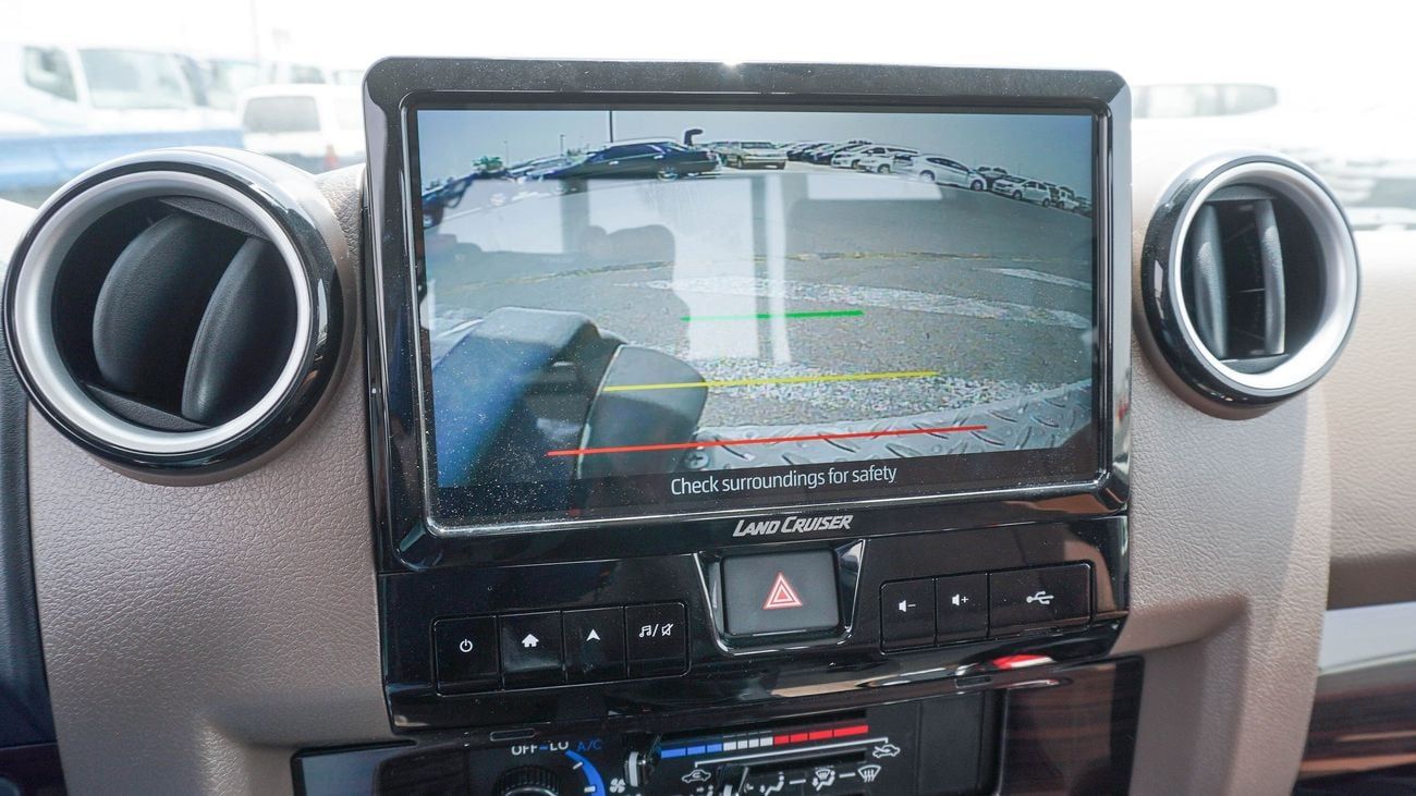 Toyota Land Cruiser Pick Up 4LX 4.OL V6 A/T