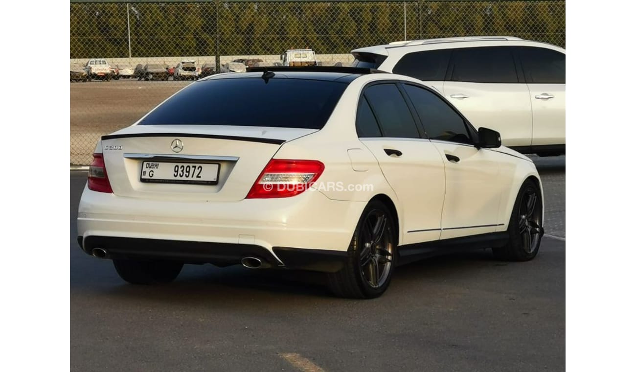 Mercedes-Benz C 300 Mercedes C300 2010 Gcc Specefecation Full Option Number 1