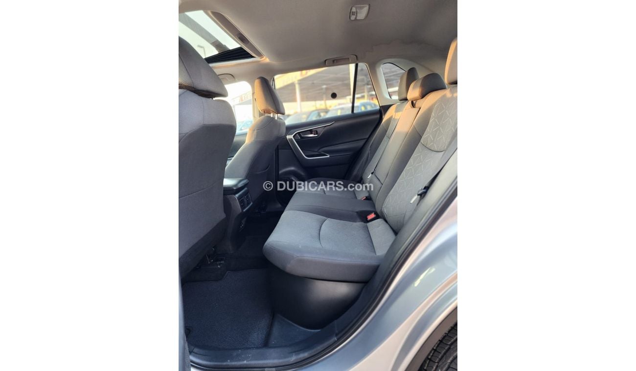 Toyota RAV4 RAV4 XLE HYBRID 2021