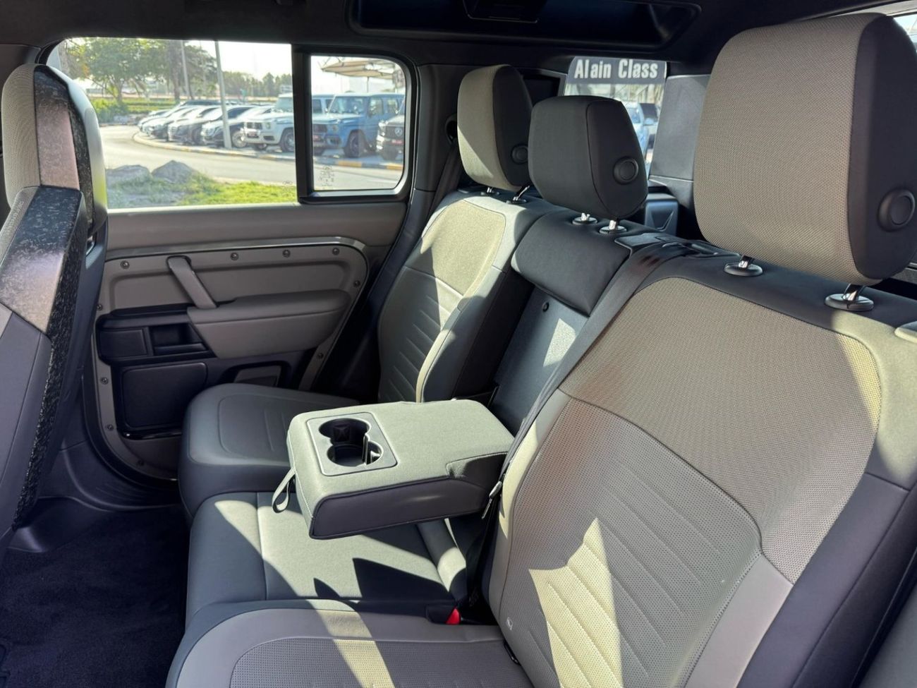 Land Rover Defender GCC SPEC OCTA EDITION UNDER WARRANTY AND SERVICE