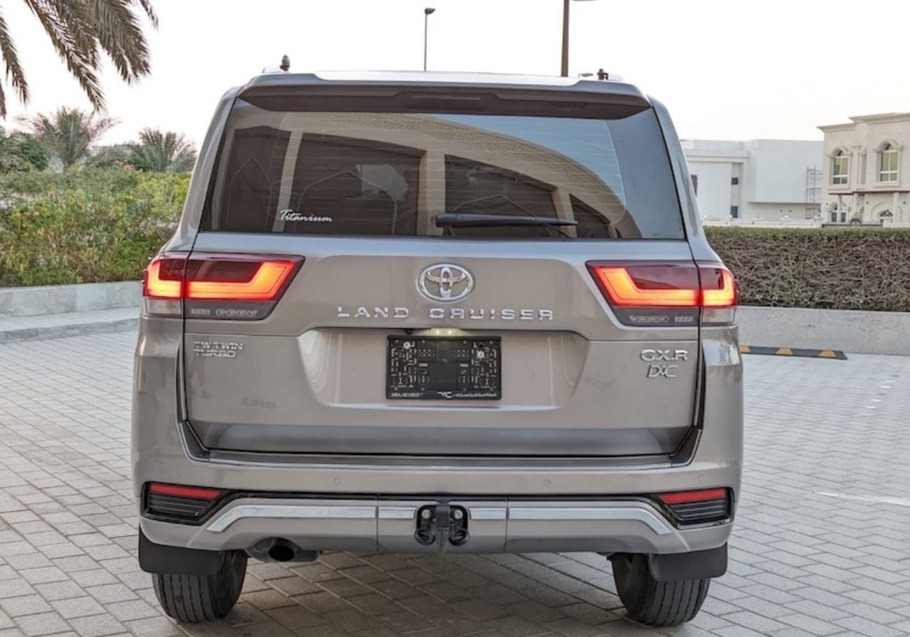 تويوتا لاند كروزر GXR 2023 DIESEL TWIN TURBO GCC IN EXCELLENT CONDITION