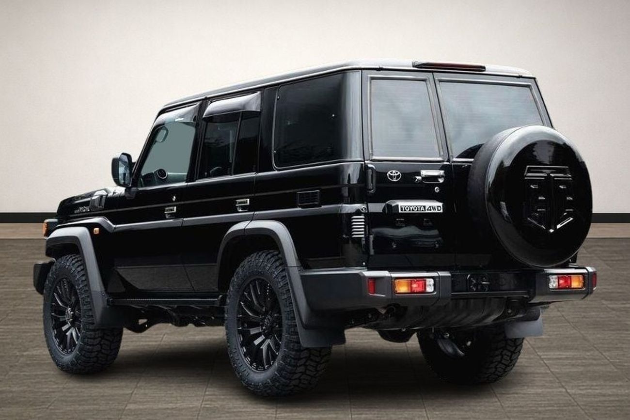 تويوتا لاند كروزر 70 Toyota Land Cruiser J70 2.8 5dr (EXPORT ONLY)