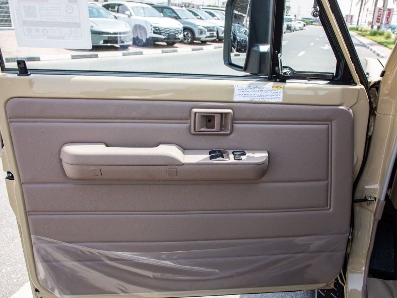 Toyota Land Cruiser Pick Up LC79 STD 4.0L Petrol/4WD/Single Cabin. Export only