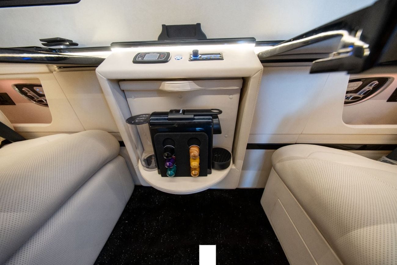 Mercedes Benz Sprinter VIP Sprinter | Премиальный интерьер | Washroom | Smart TVs