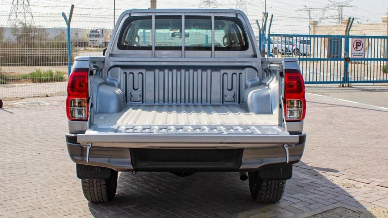 Toyota Hilux TOYOTA HILUX 2.4L (Export Only)