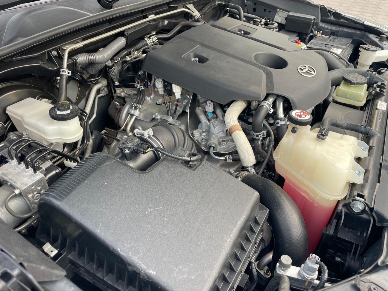 Toyota Hilux SR5 FULL OPTION 4x4 Auto Extra Cab export from Australia